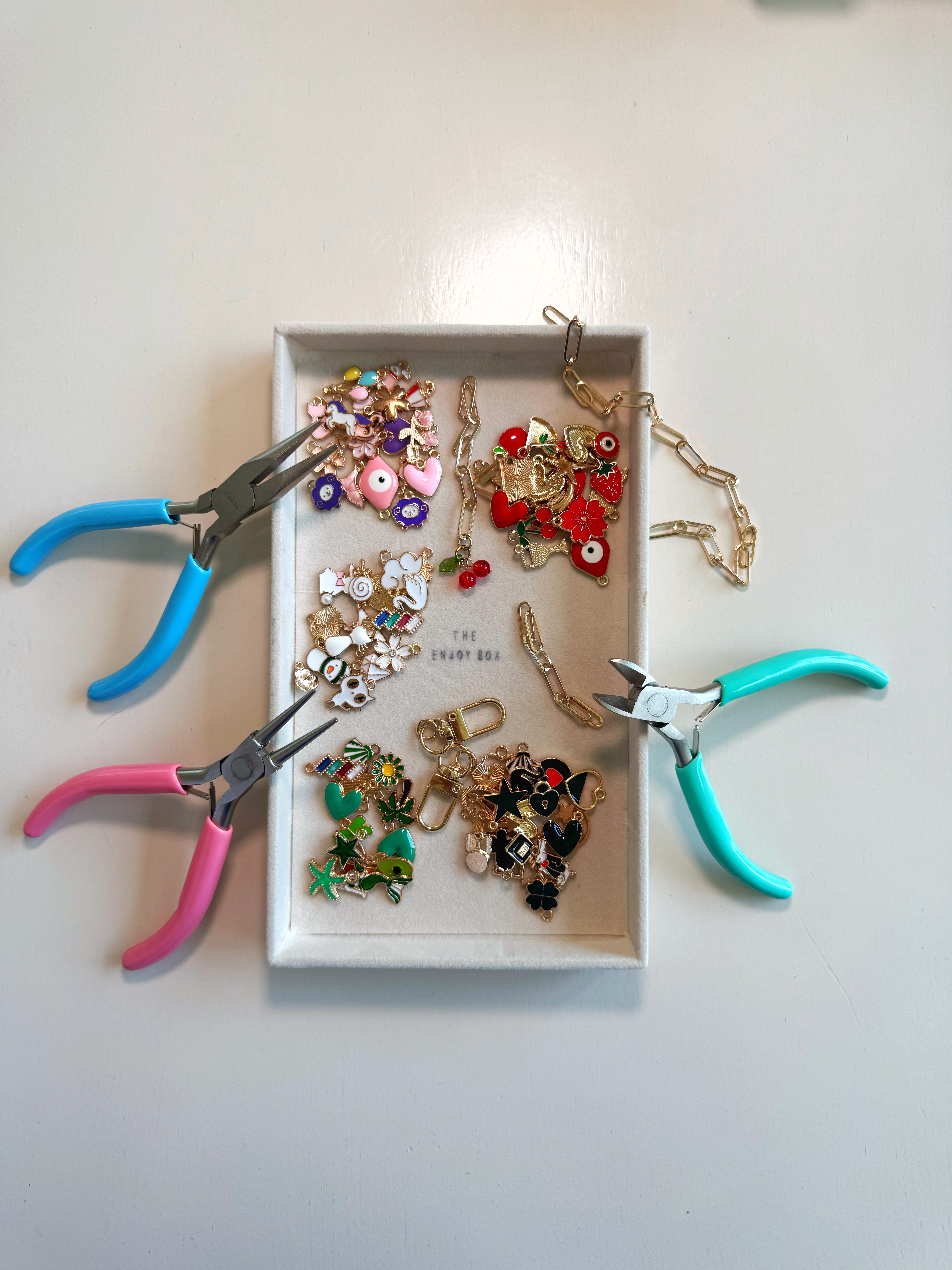 Keychain Charms Gold - DIY keychain craft kit with gold hooks and pliers