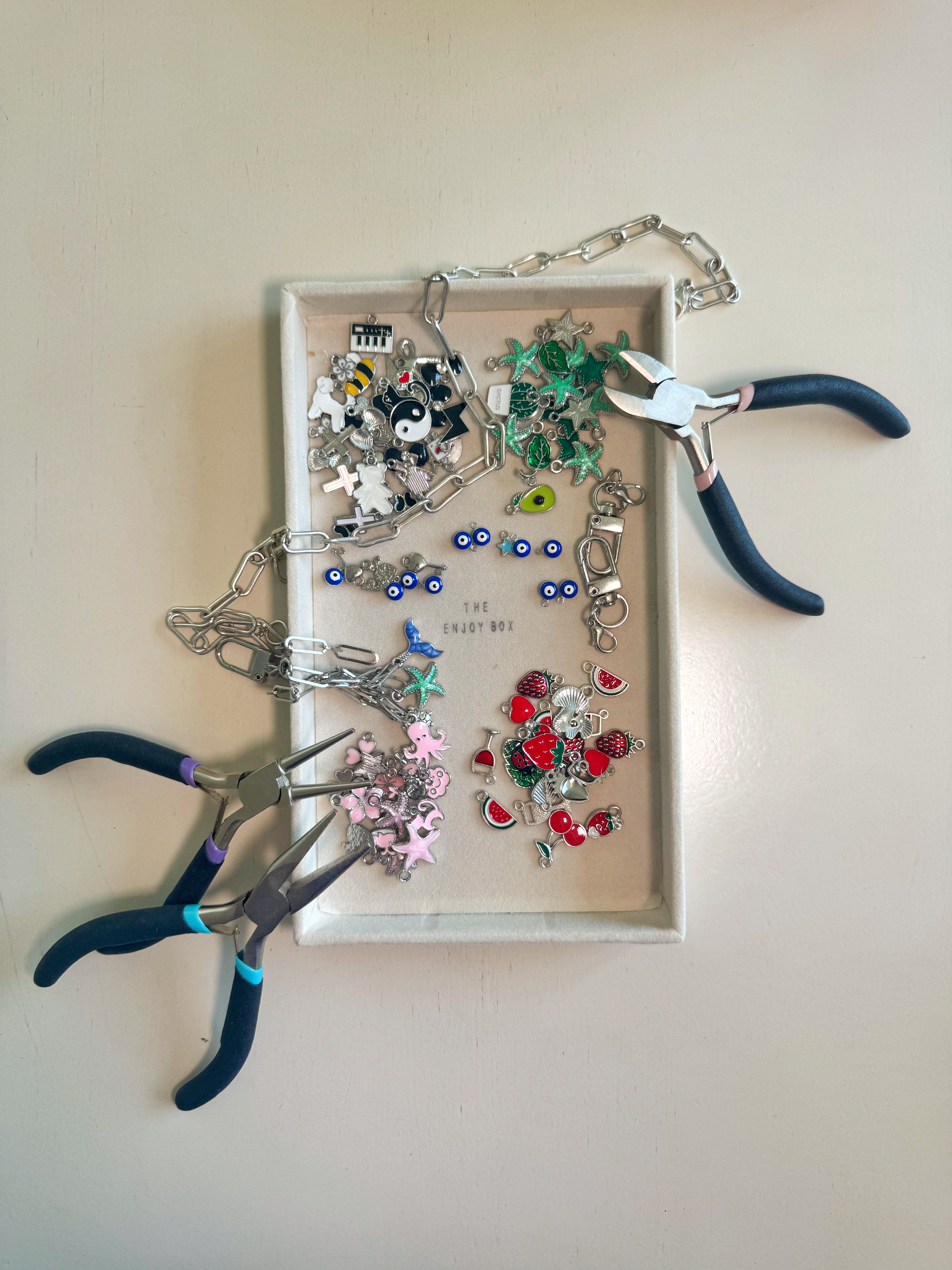 Keychain Charms Silver - DIY keychain craft kit with silver hooks and pliers